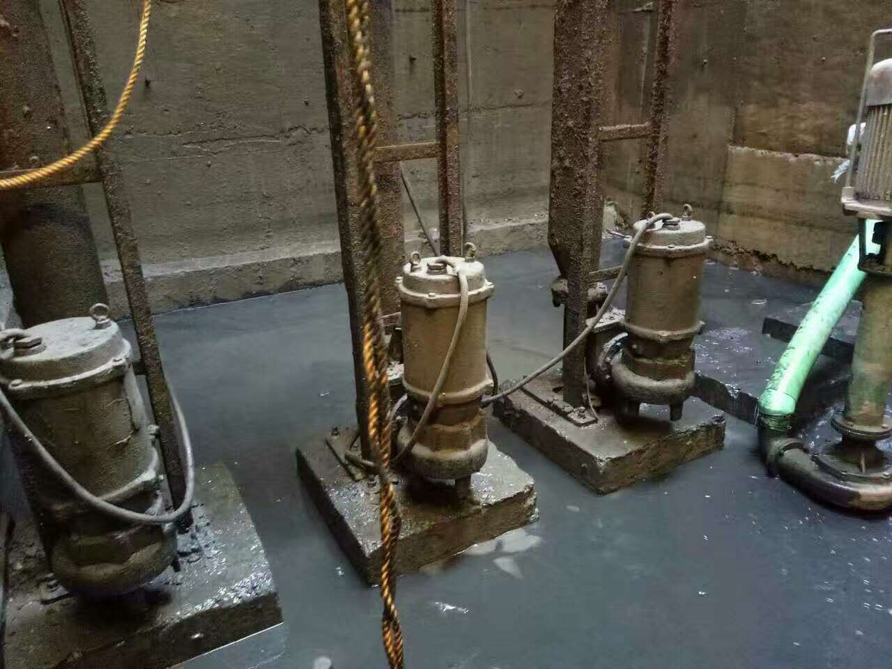 竞秀污水池清理