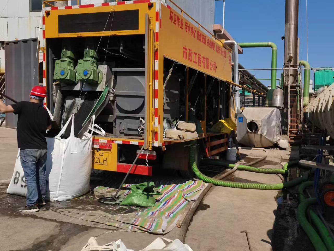 竞秀淤泥压干处理